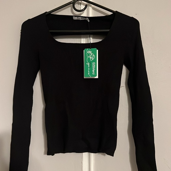 NWT Back detailed ribbed knitted top - Picture 2 of 3